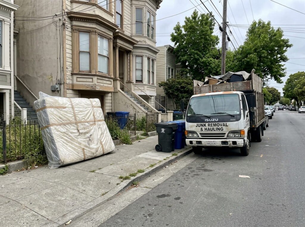 Wrapped-Mattress-Before-Leaving-Home